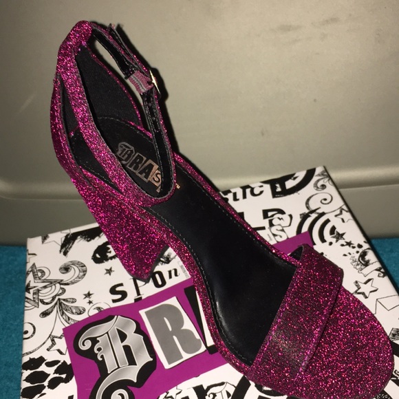 🌹🌹Houston Pink glitter NWT sandals 👡 cute on - Picture 2 of 6